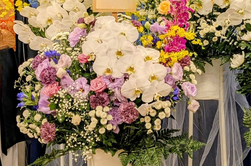 供花 ムラサキ 胡蝶蘭【埼玉県川越市葬儀セレモニーサロン】